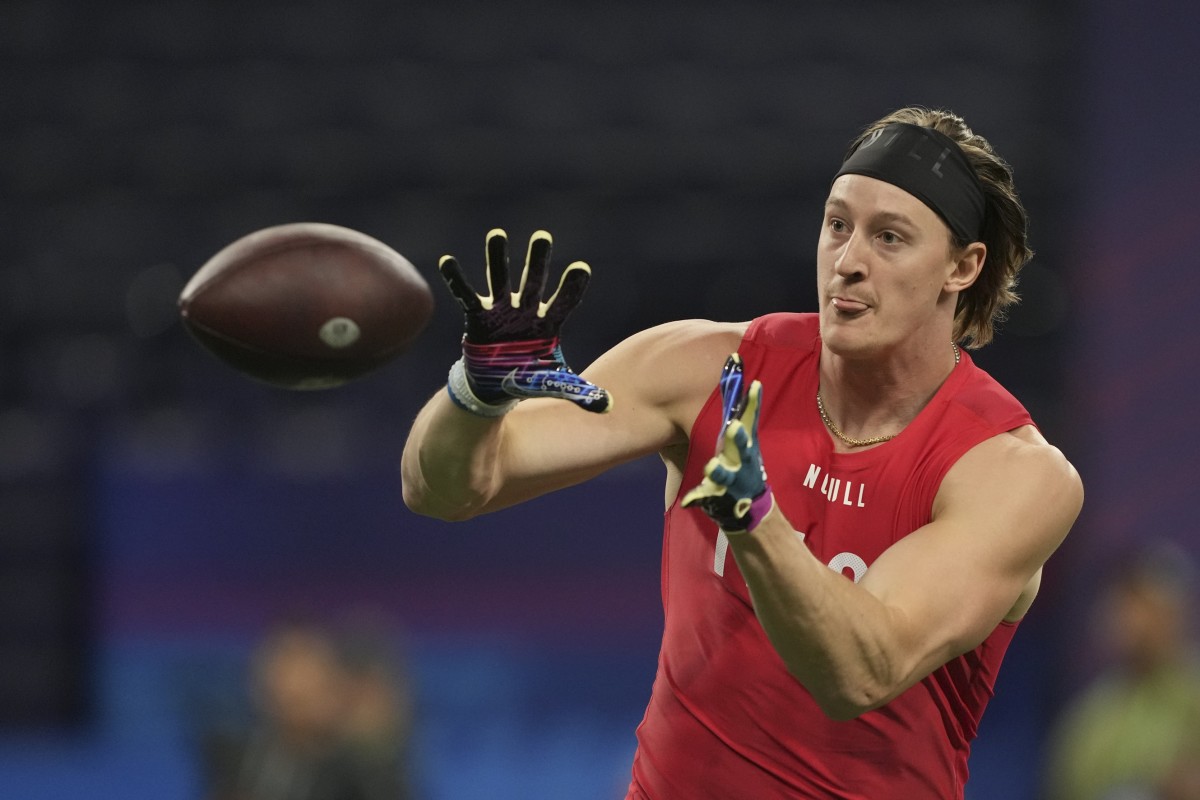 Mar 4, 2023; Indianapolis, IN, USA; Old Dominion tight end Zack Kuntz (TE06) participates in drills at Lucas Oil Stadium. Mandatory Credit: Kirby Lee-USA TODAY Sports